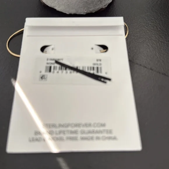 STERLING SILVER NWT DELICATE THREADER HOOP EARRINGS